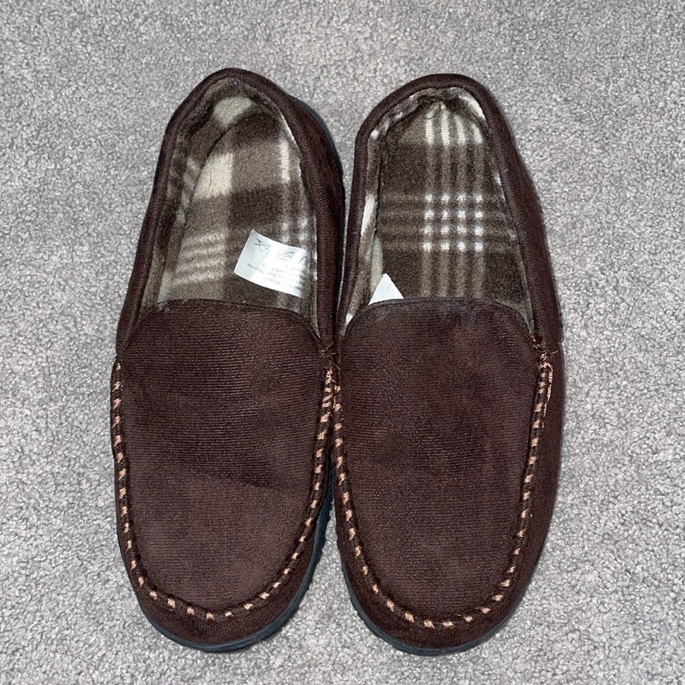 Men’s Moccasins Uggs Size 8 Slippers comfy warm winter shoe brown